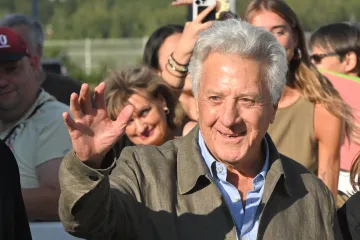 Do Karlových Varů dorazil Dustin Hoffman, hlavní festivalová hvězda