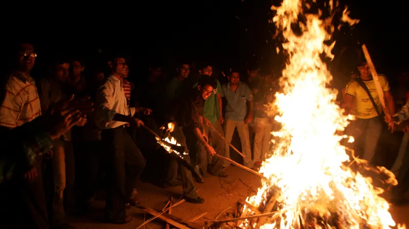 Studentské protesty proti pozitivní diskriminaci nižších kast v Dillí v roce 2006