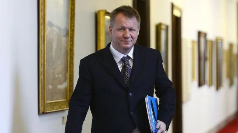 Němeček: Ušetřit by se měla až miliarda