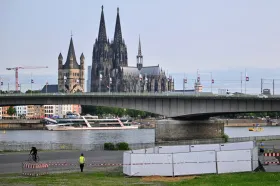 Kvůli poválečným bombám se evakuovalo z centra Kolína nad Rýnem přes 20 tisíc lidí
