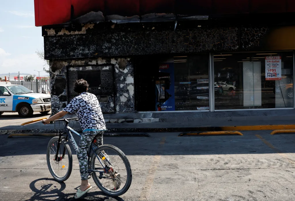 Následky násilí po zatčení šéfa mexického kartelu