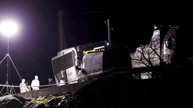 Útočník ubodal v norském autobusu tři lidi