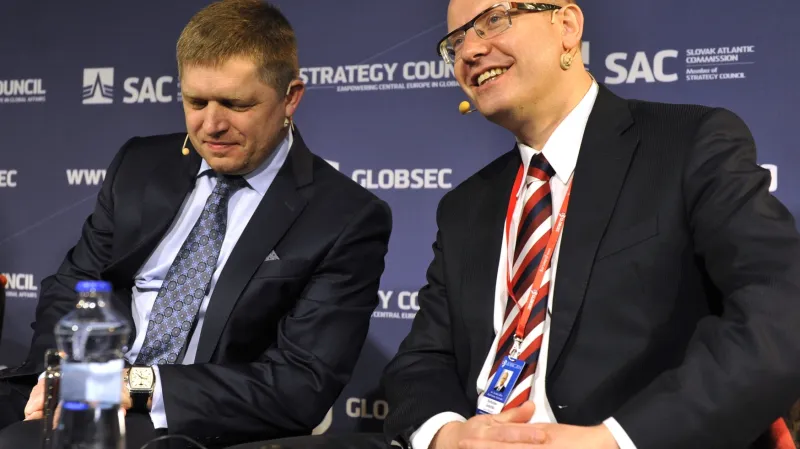 Robert Fico a Bohuslav Sobotka na setkání zemí V4