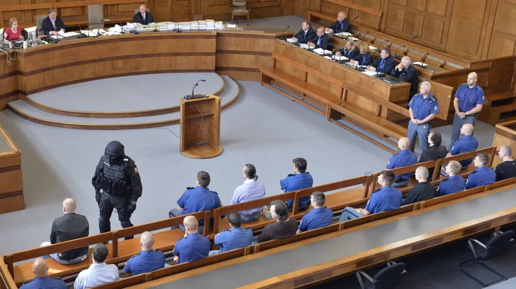 Soud se členy gangu, kteří měli unášet a vraždit podnikatele