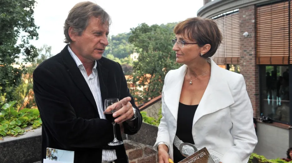 Ministryně Alena Hanáková hovoří se Zdeňkem Lukešem