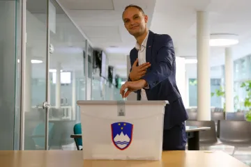 V prvním kole slovinských prezidentských voleb zřejmě uspěl kandidát opozice