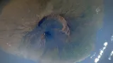 Pohled na nejvyšší vrchol Kapverdských ostrovů stratovulkán Pico de Fogo z Mezinárodní vesmírné stanice na zemské orbitě. Listopad 2017.