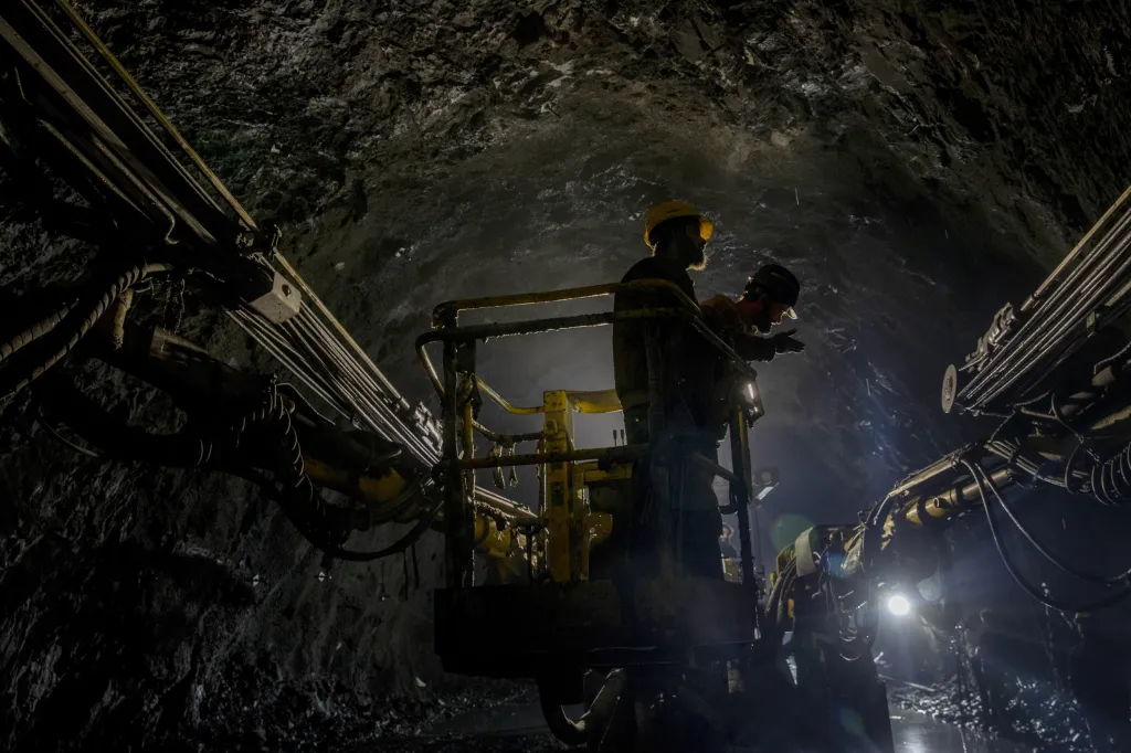 Stavba tunelu Z-Morh v regionu Ladak v indické části Kašmíru zajistí dopravní spojení mezi městy Kargil a  Šrínagar, které je v zimních měsících nedostupné a vytvoří spojnici do sousedního Pákistánu