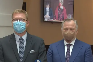 BIS by Zemanovi měla odpovědět striktně podle zákona, řekl šéf sněmovní komise Bělobrádek