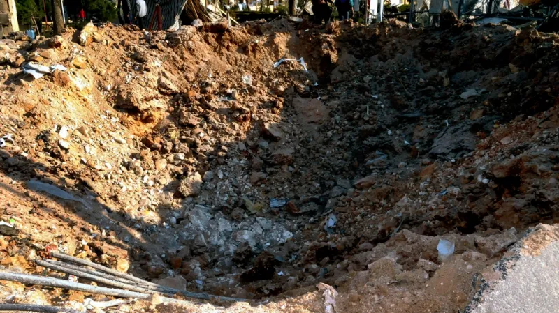 Následky výbuchu na univerzitě v Aleppu