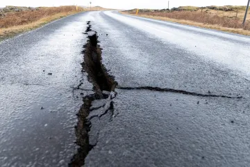 Island evakuoval město Grindavík, hrozí erupce nedaleké sopky