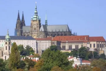 A co ještě přinesl rok 2010? Maturity a zdravotnictví na houpačce