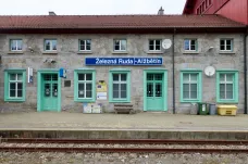 Nádraží Alžbětín protíná česko-bavorská hranice. Zdejší trať oslavila 30 let od znovuotevření