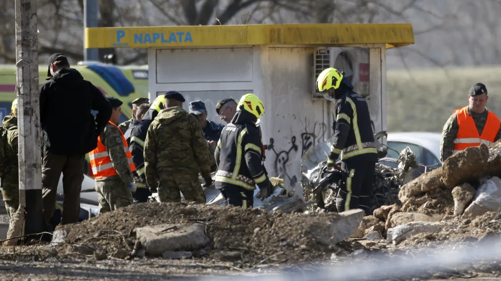 Zásah záchranářů po pádu dronu u Záhřebu
