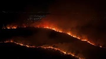 Brazilští hasiči zápasí s lesními požáry