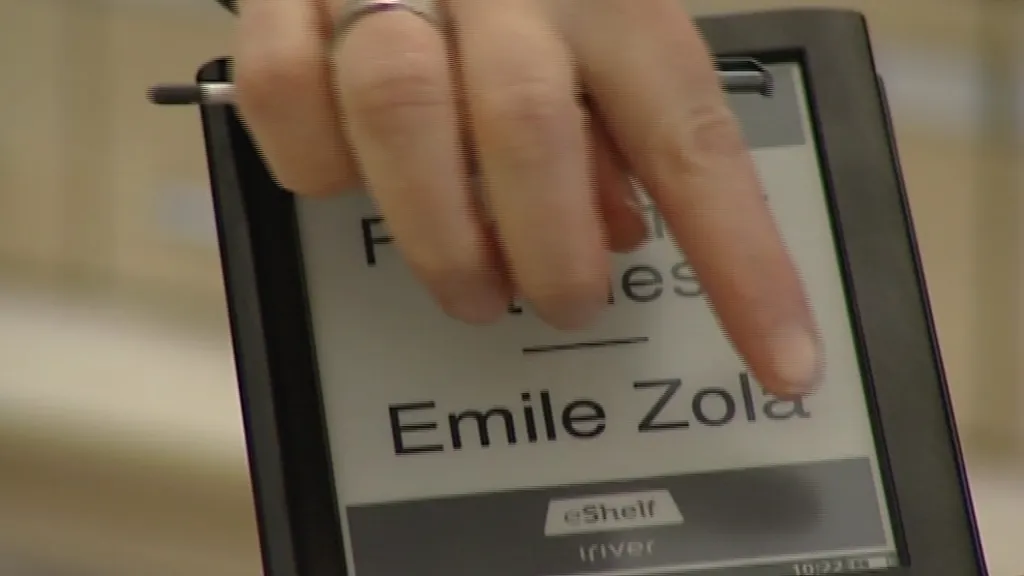 Digitální čtečka v Mahenově knihovně obsahuje téměř pět set knih