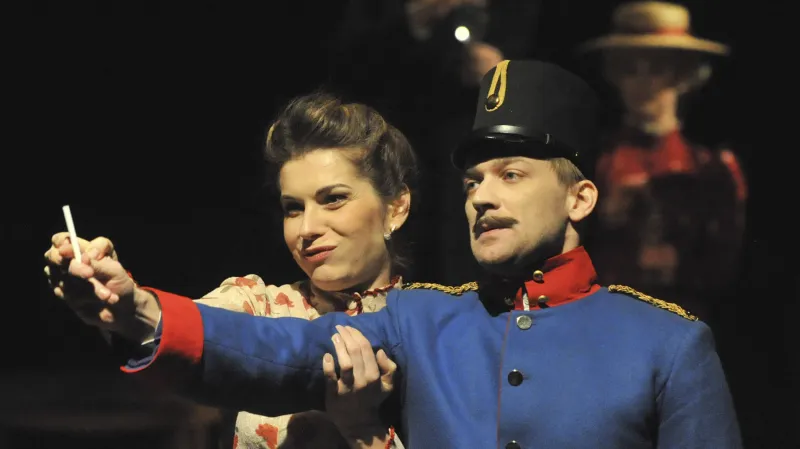 Sylvie Krupanská a Lukáš Melník v insenaci Petrolejové lampy - režije Martin Františák