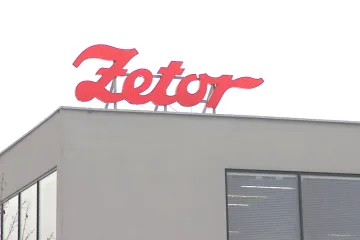 Zetor se snaží nahodit motor. Propouští méně než plánoval, chce vyprodat sklady