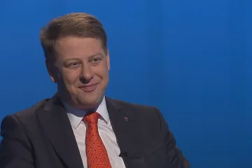 Vláda ztratila důvěru, protože každý z ministrů říká něco jiného, kritizuje Prouza