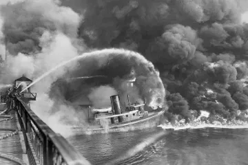 Past pokroku: Byla plná chemikálií, mrtvých zvířat a občas začala hořet. Destrukce řeky šokovala Ameriku