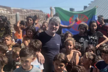 Do kin vstoupil dokument More Miko. Řidič kamionu v něm chce pomoci slabším