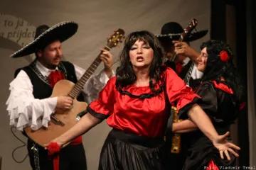 AVÍZO: Sázavští ochotníci zahrají v Týnci nad Sázavou komedii Pancho se žení