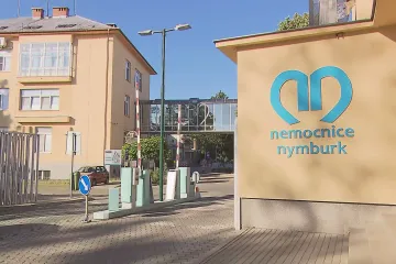 Nymburská nemocnice po kyberútoku funguje v „papírovém“ režimu