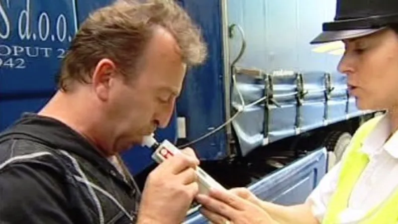 Policie kontroluje řidiče