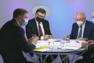 Babiš s námi téměř nejednal a nejedná ani teď, zlobí se opozice. Kvůli rozhodnutí sněmovny na to není čas, tvrdí Faltýnek