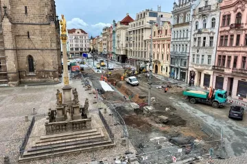 Plzní hýbe spor o žulovou dlažbu na náměstí Republiky