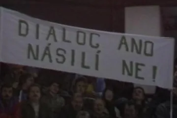 „Chceme kyslík!“ Sametová revoluce začala ekologickým protestem v Teplicích