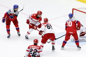 Hokejový šampionát může svádět k sázení. S hazardem jsou ale spojena rizika