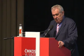 Zeman i Sobotka chtějí zvýšit minimální mzdu, odborářům slibují dialog