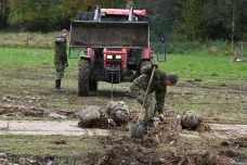 Vojáci končí s pomocí po povodních, odstraňovali škody i stavěli mosty