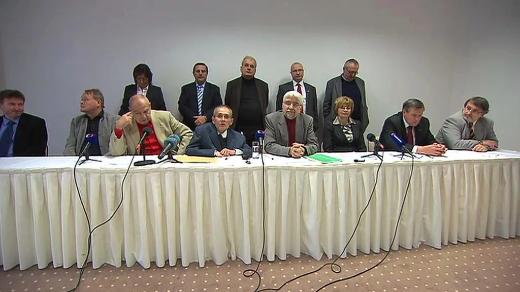 Představitelé krizového štábu nemocnic