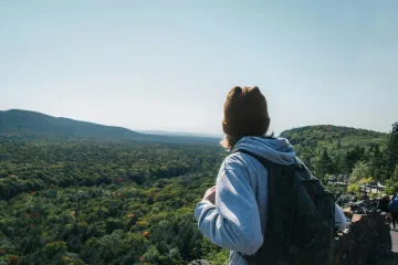 Většina lidí stráví letní dovolenou v tuzemsku. Táhne pěší turistika