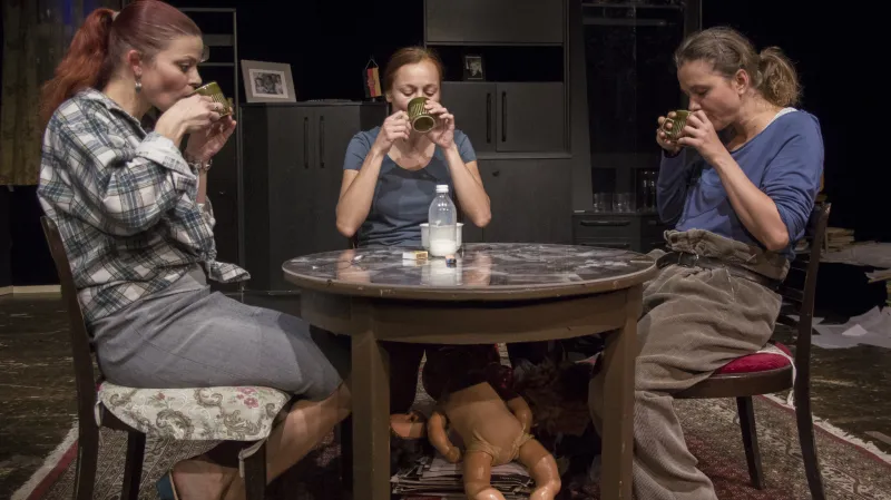 Nikdy (Divadlo na Vinohradech)