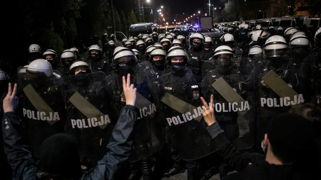 Poláci protestovali proti dalšímu omezení potratů