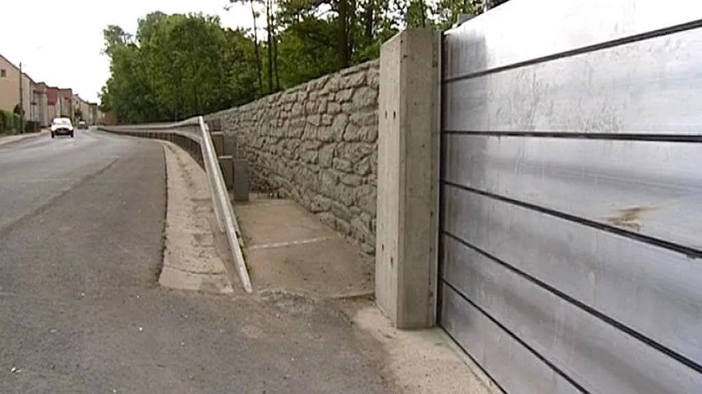 Protipovodňová zeď