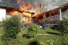 Na Šumpersku zasáhl požár dům a hospodářská stavení, škoda je přibližně šest milionů
