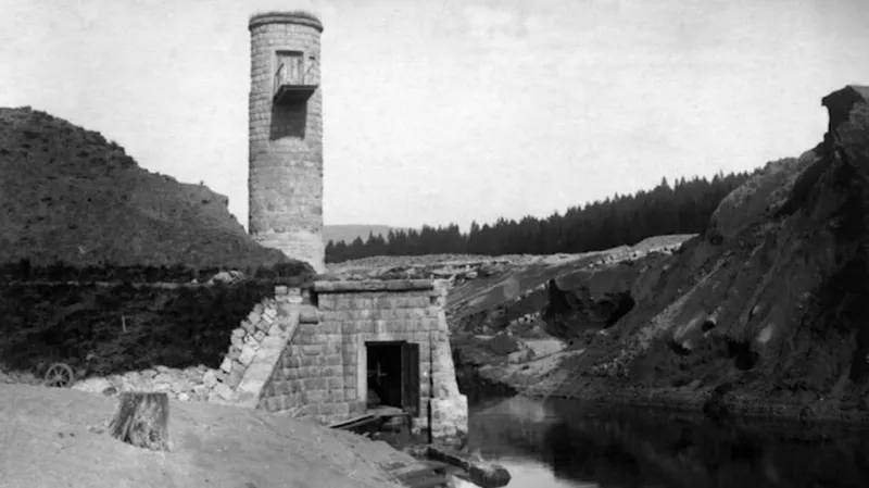 Protržená přehrada u Tanvaldu