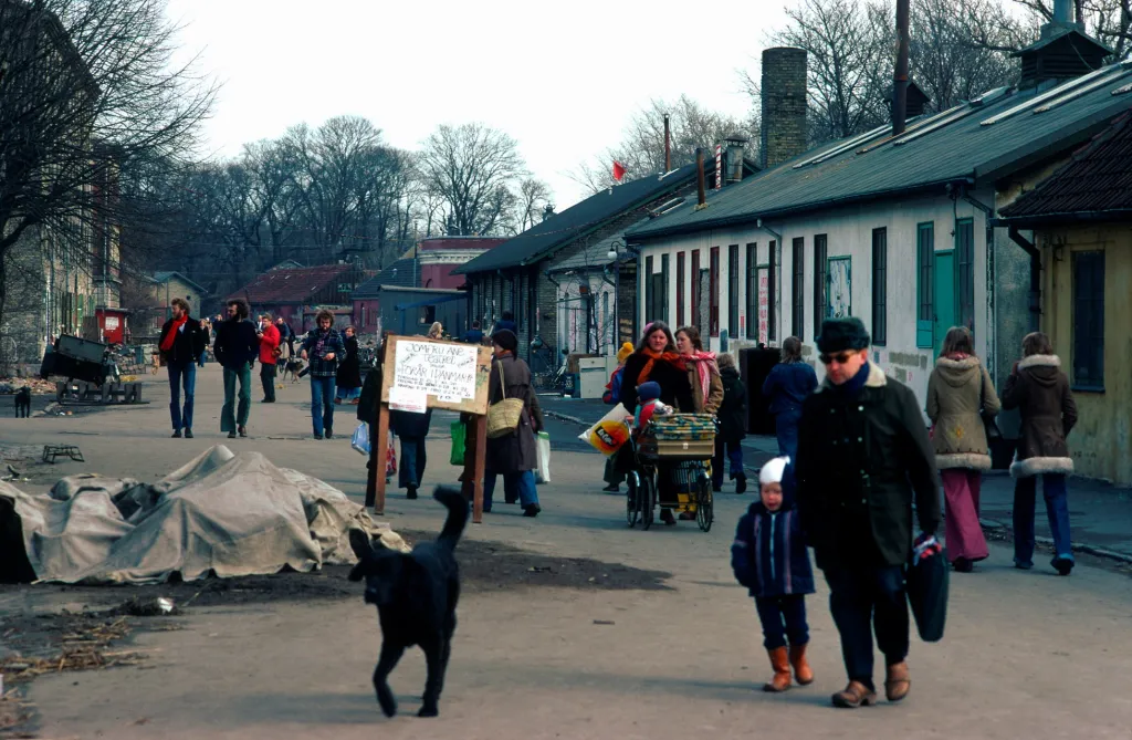Historie obrazem: Svobodné město Christiania vzniklo před 50 lety v bývalých kasárnách hlavního města Kodaň v Dánsku