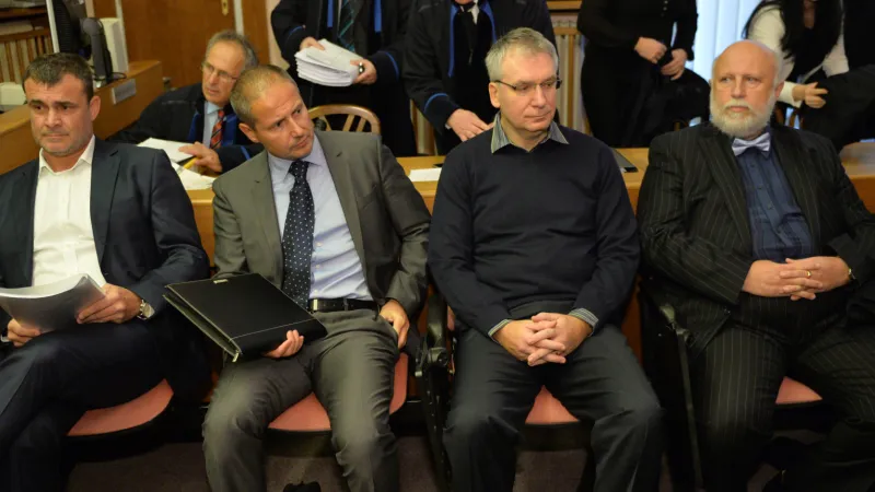Obžalování v kauze Oleo Chemical (zleva) - Michal Urbánek, Kamil Jirounek (zakladatelé Oleo Chemical), Radomír Kučera (provozní šéf Oleo Chemical), Peter Kmeť (jednatel Cokeville Assets)