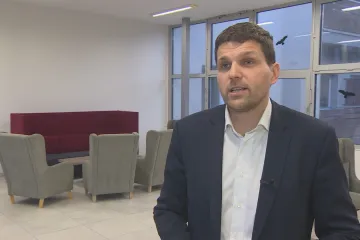 Fiala o dalším postupu s Hladíkem rozhodne až po jednání lidovců. Jmenovat by ho mohl až nový prezident