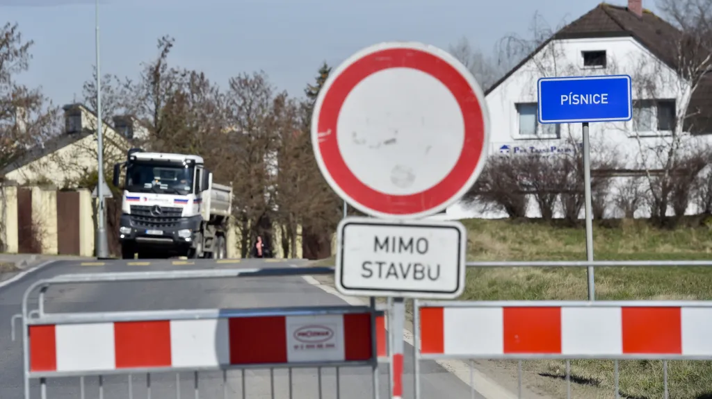 Uzavírka v Písnici