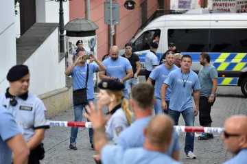 Policie vnímá vpád Slušných lidí na jeviště jako přestupek. Šéf divadla varuje před fašismem