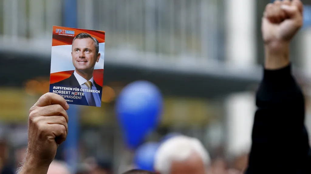 Příznivci Norberta Hofera