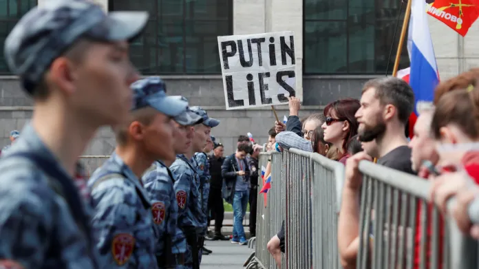 Demonstrace proti odmítnutí registrace kandidátů do voleb v Moskvě