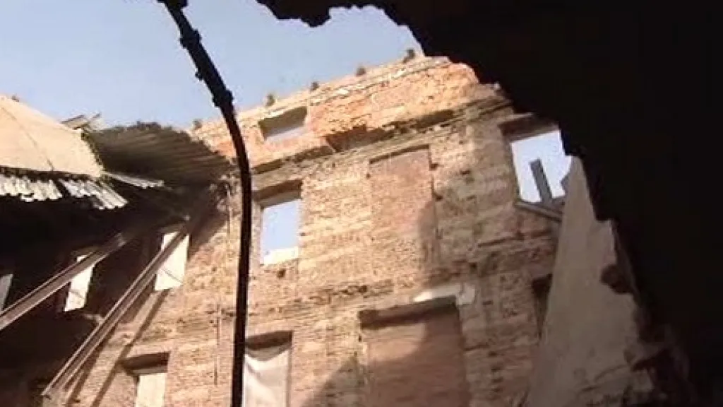 Trosky zříceného domu v Soukenické