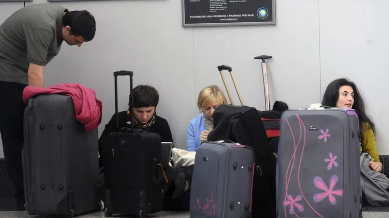 Rušení letů kvůli prachu ze sopky Grímsvötn uvěznilo cestující i na Ruzyni.